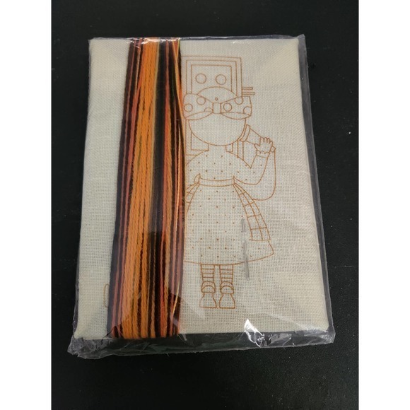 TALKIN' Jiffy Stitchery Kit #702 Vtg 1973 Sunset Designs Girl Phone Dog … - Picture 2 of 2